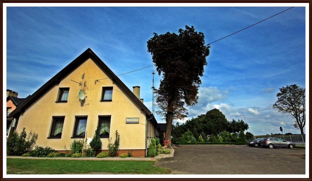 Dworek Jana Bed & Breakfast Bierdzany Exterior photo